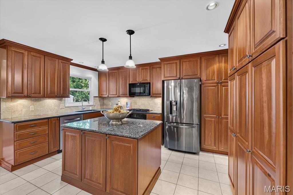 617 N Ballas Road