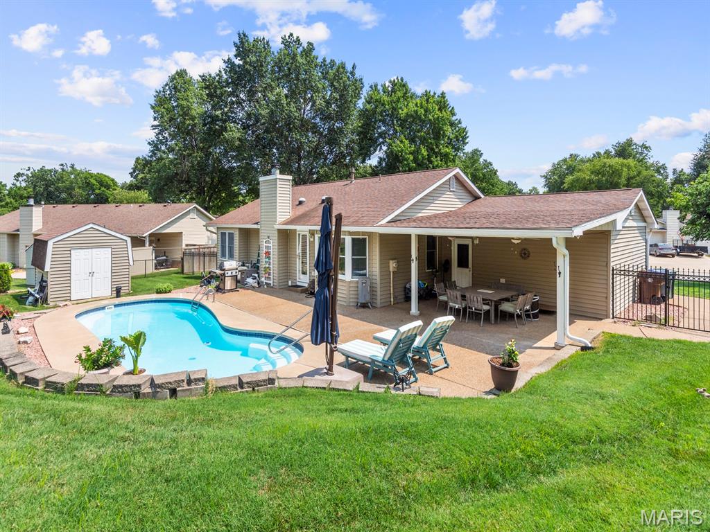 2316 Maple Tree Street