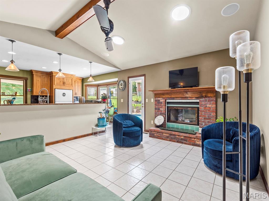 2316 Maple Tree Street