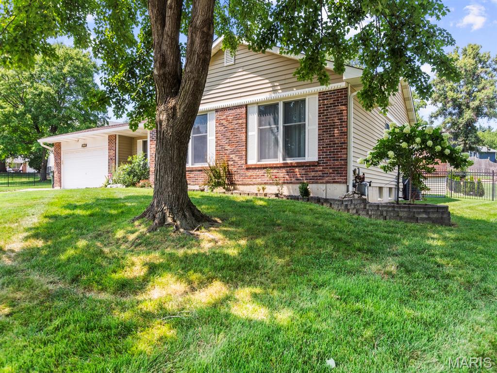 2316 Maple Tree Street