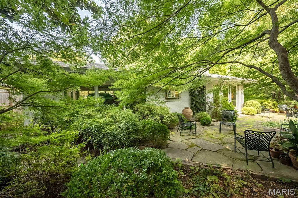 33 Narragansett Drive