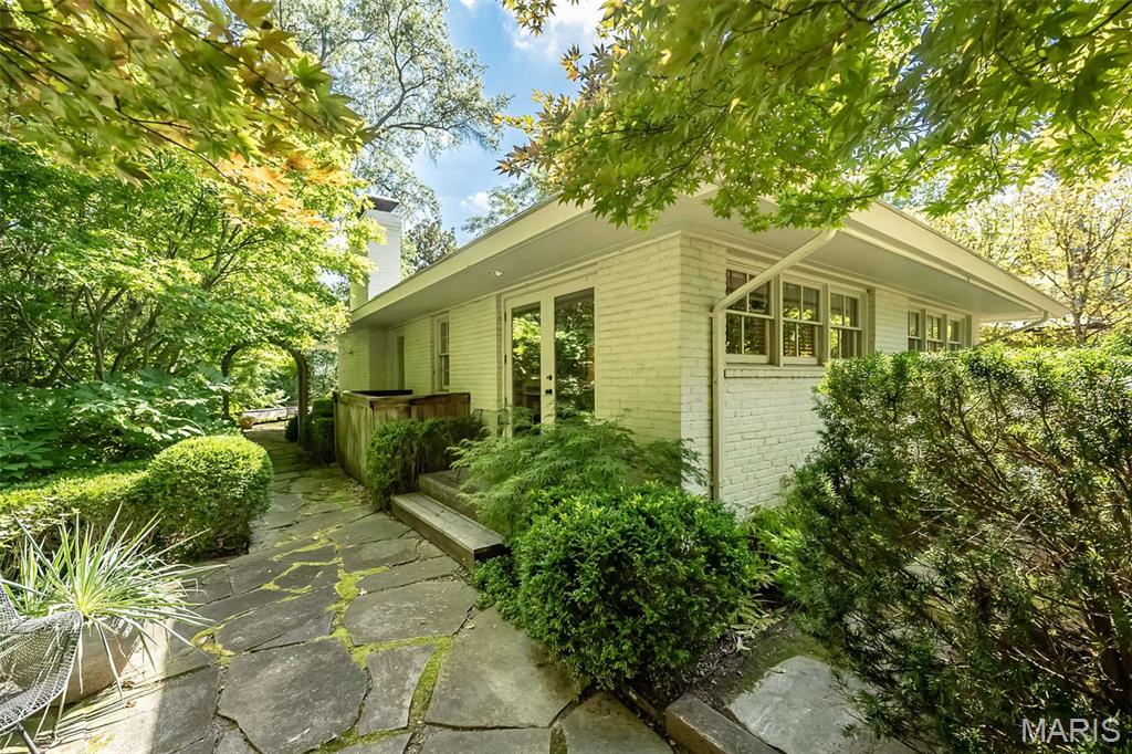 33 Narragansett Drive