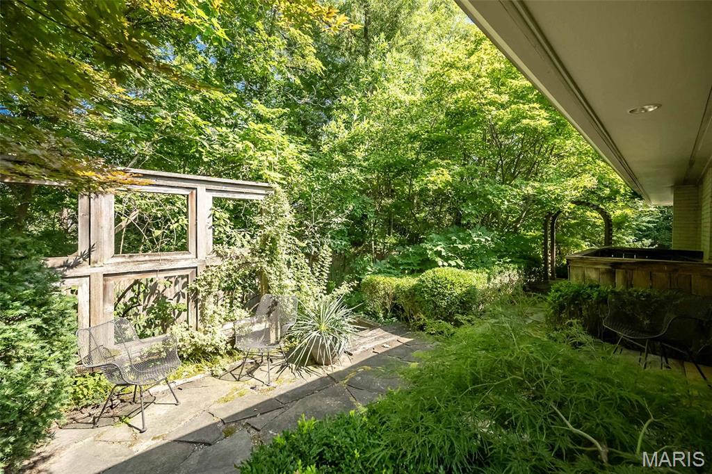 33 Narragansett Drive