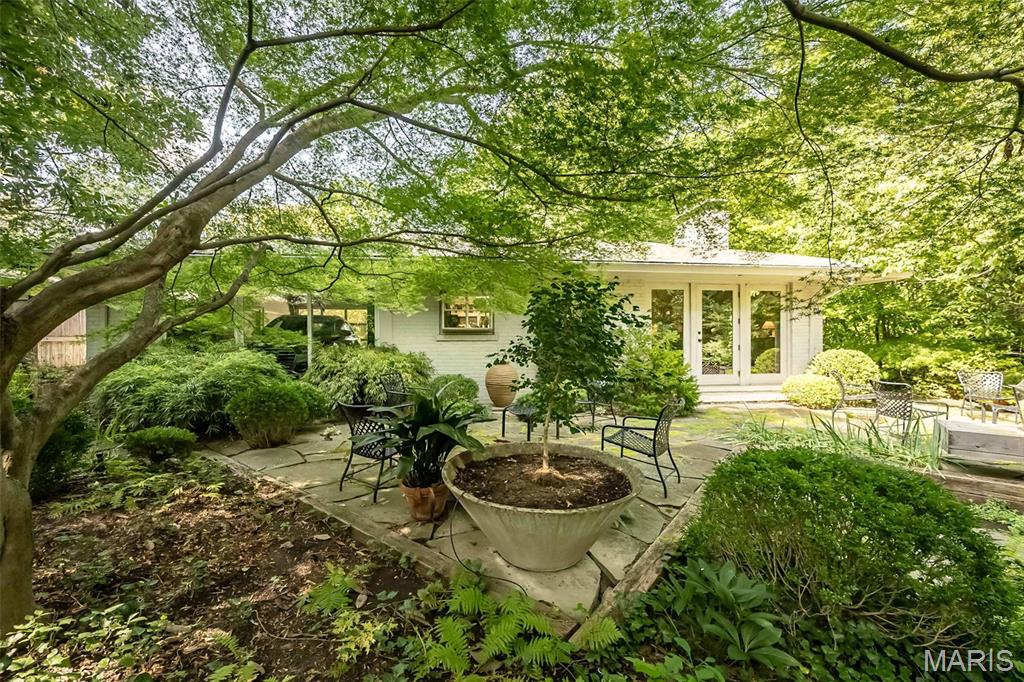 33 Narragansett Drive