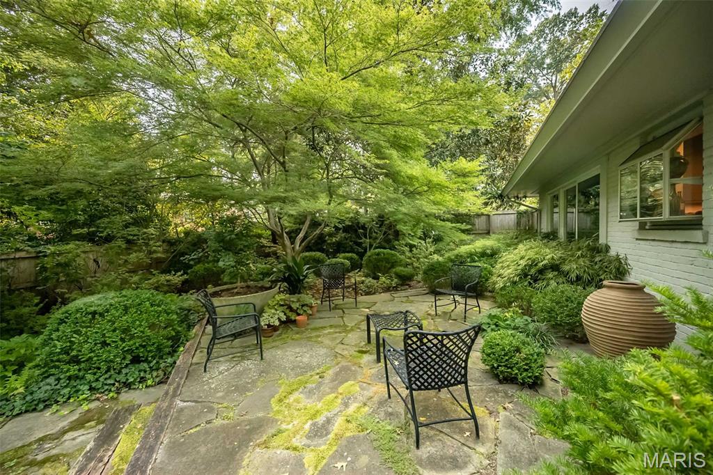 33 Narragansett Drive