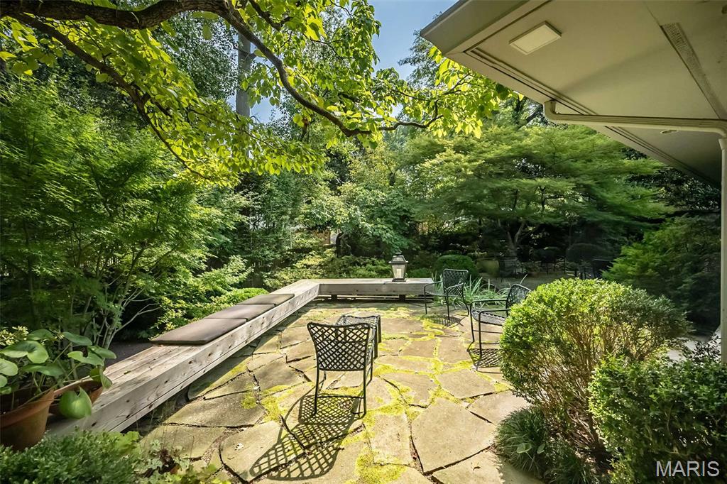 33 Narragansett Drive