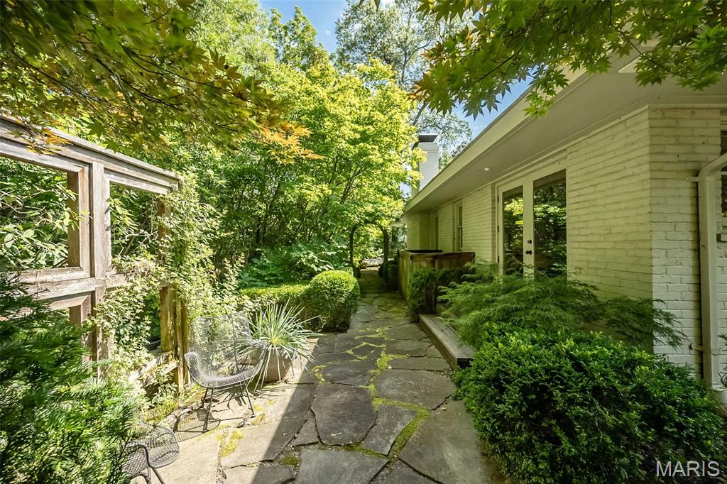 33 Narragansett Drive