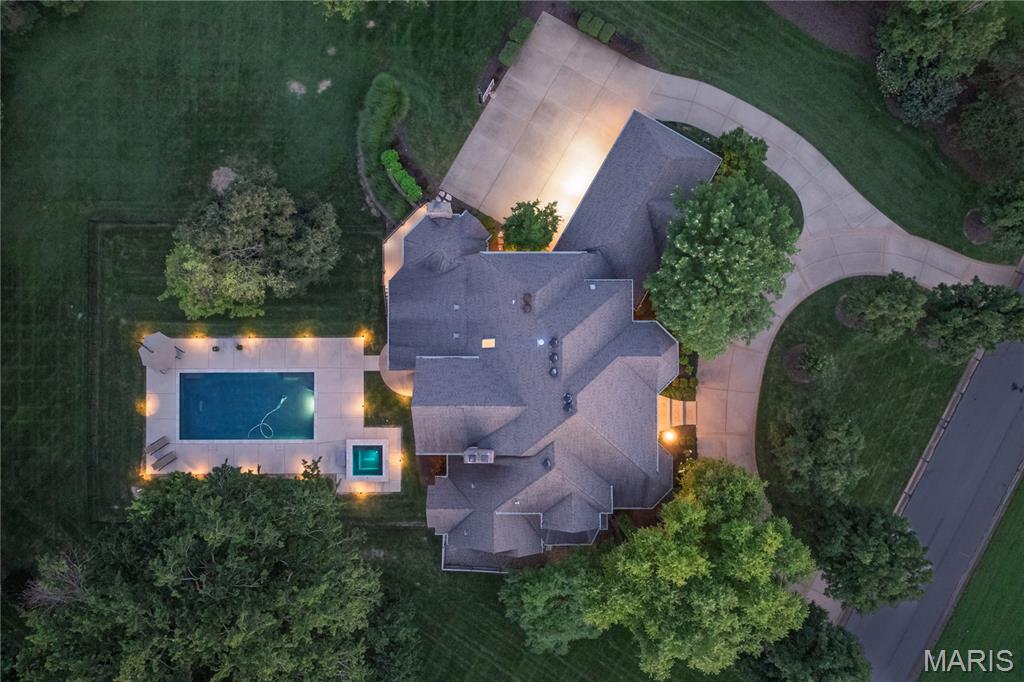 2900 Trafalgar Drive