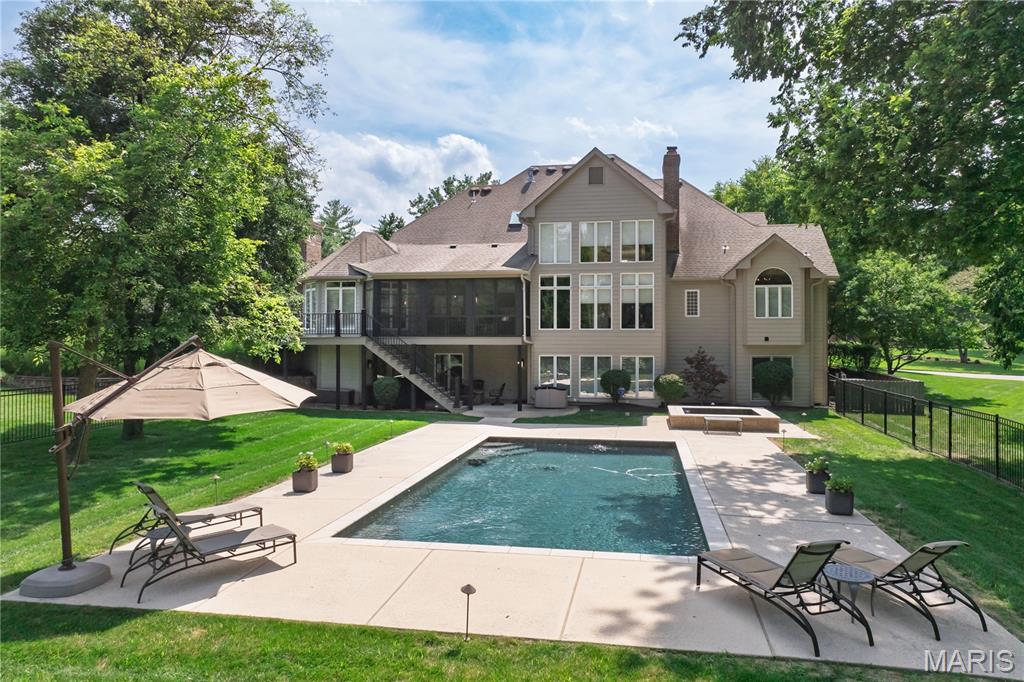 2900 Trafalgar Drive