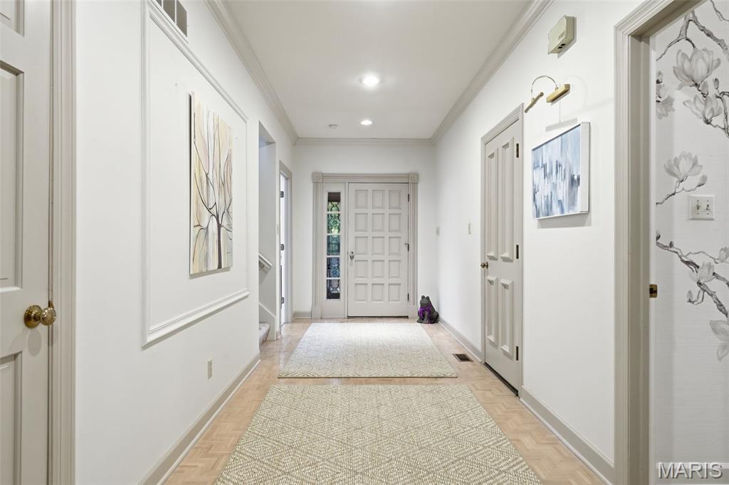 2252 Croydon Walk