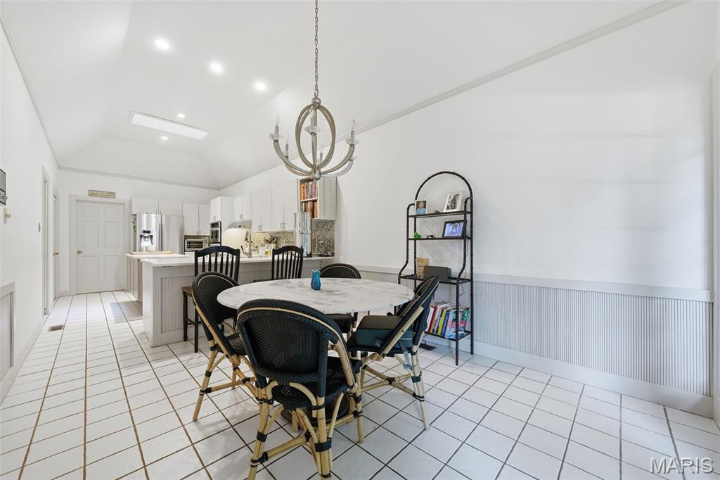 2252 Croydon Walk