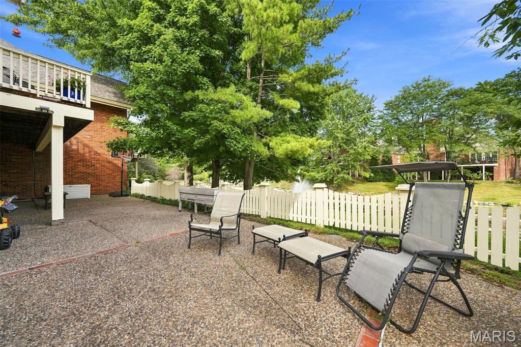 2252 Croydon Walk