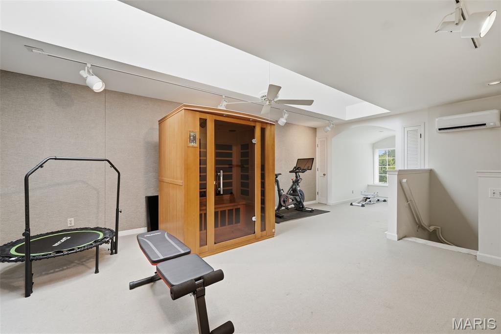 2252 Croydon Walk