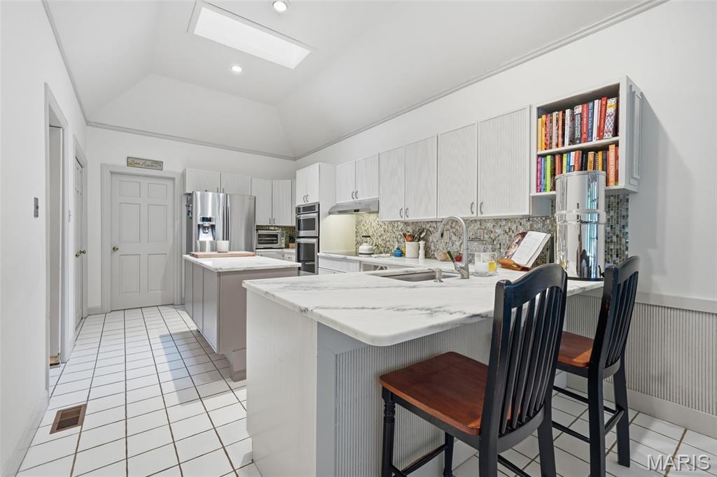 2252 Croydon Walk