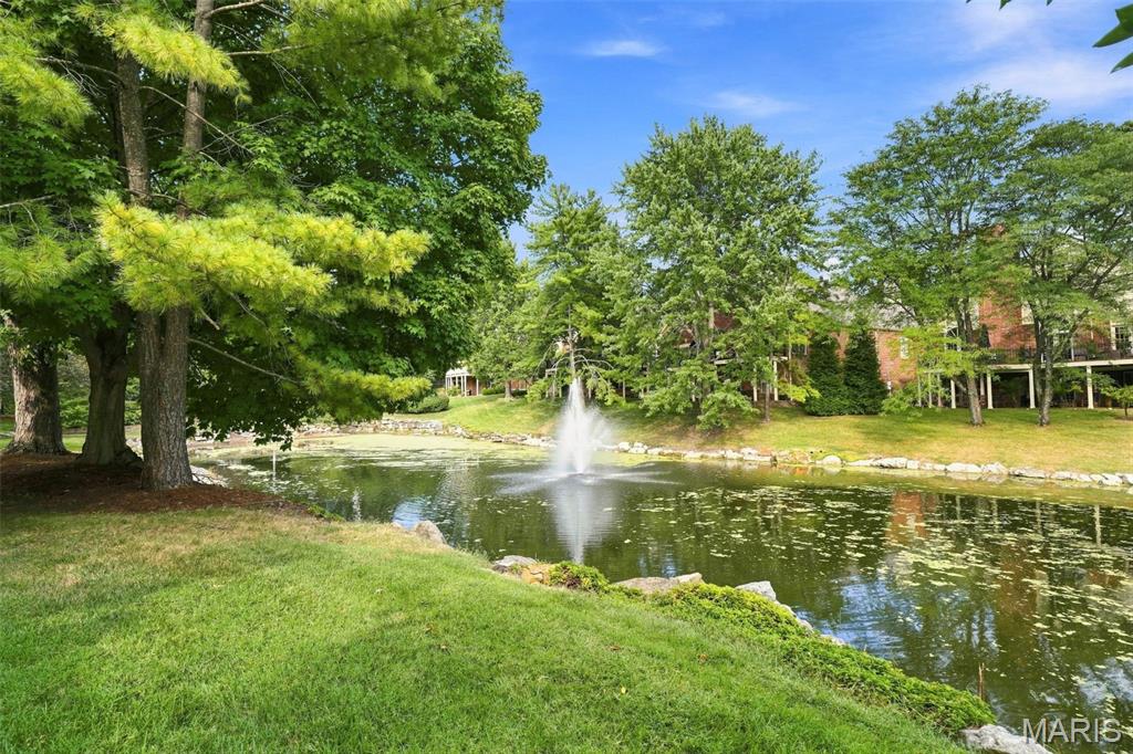 2252 Croydon Walk