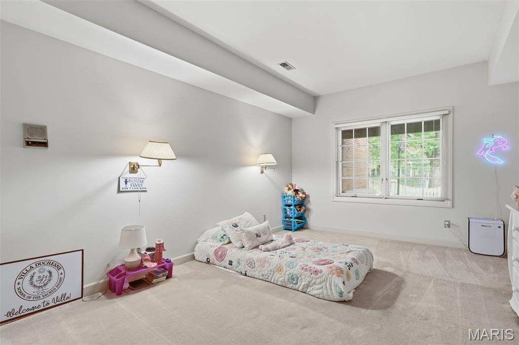 2252 Croydon Walk