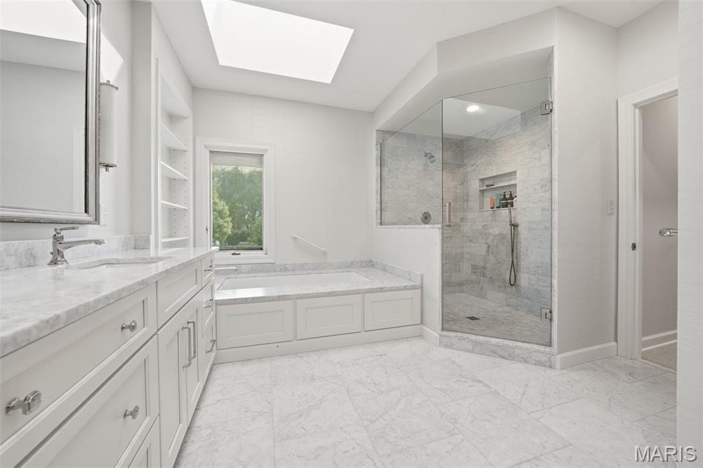 2252 Croydon Walk