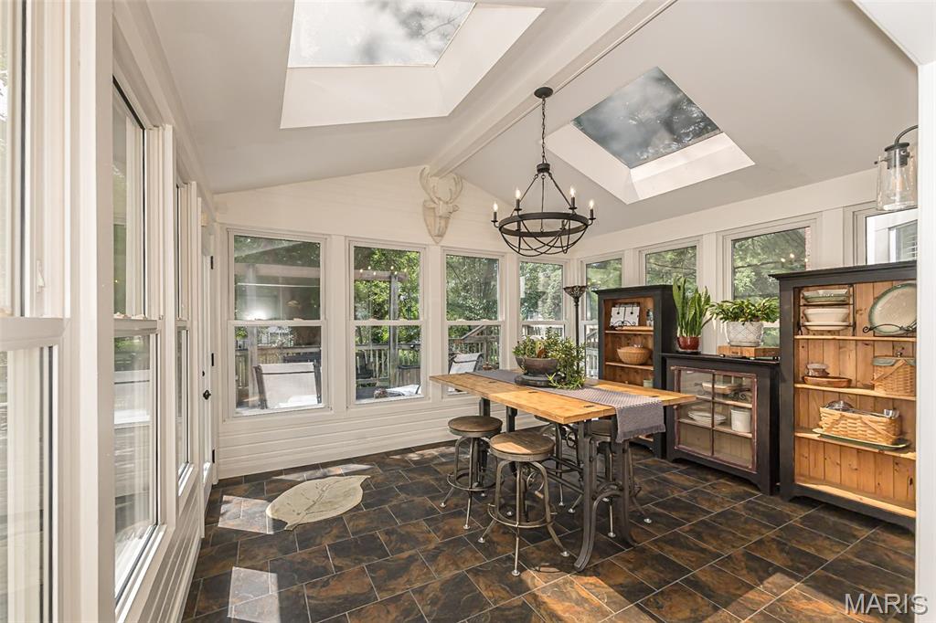 47 Fox Meadows Court
