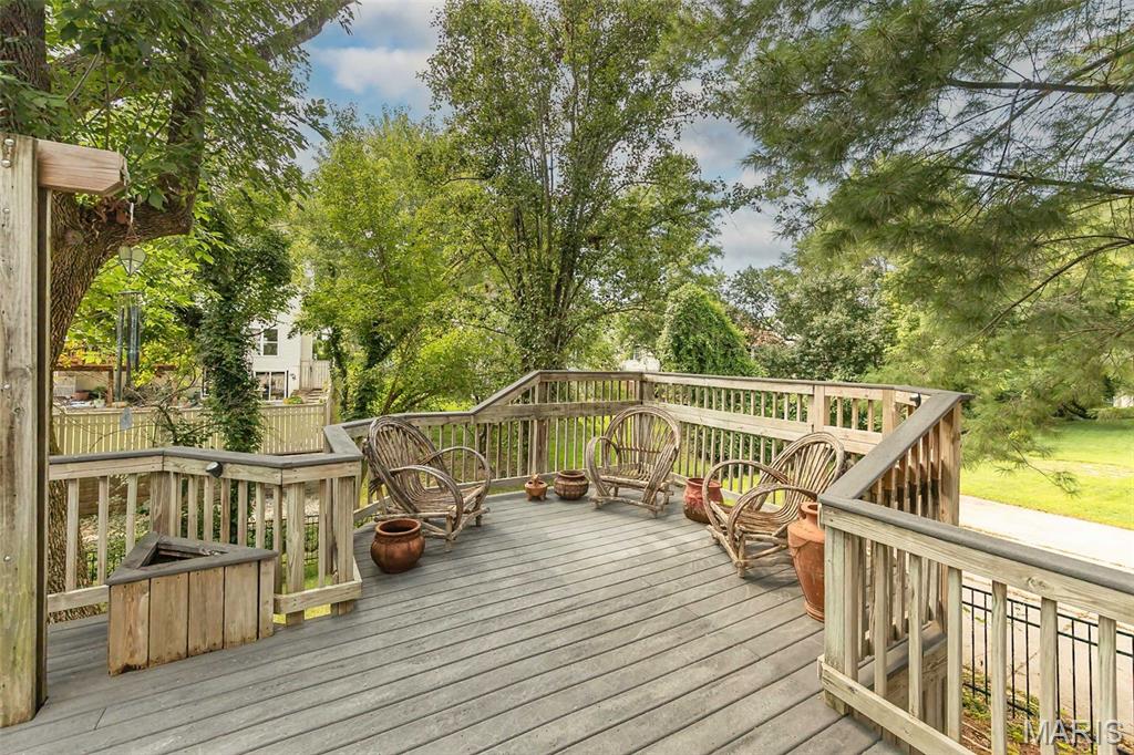 47 Fox Meadows Court