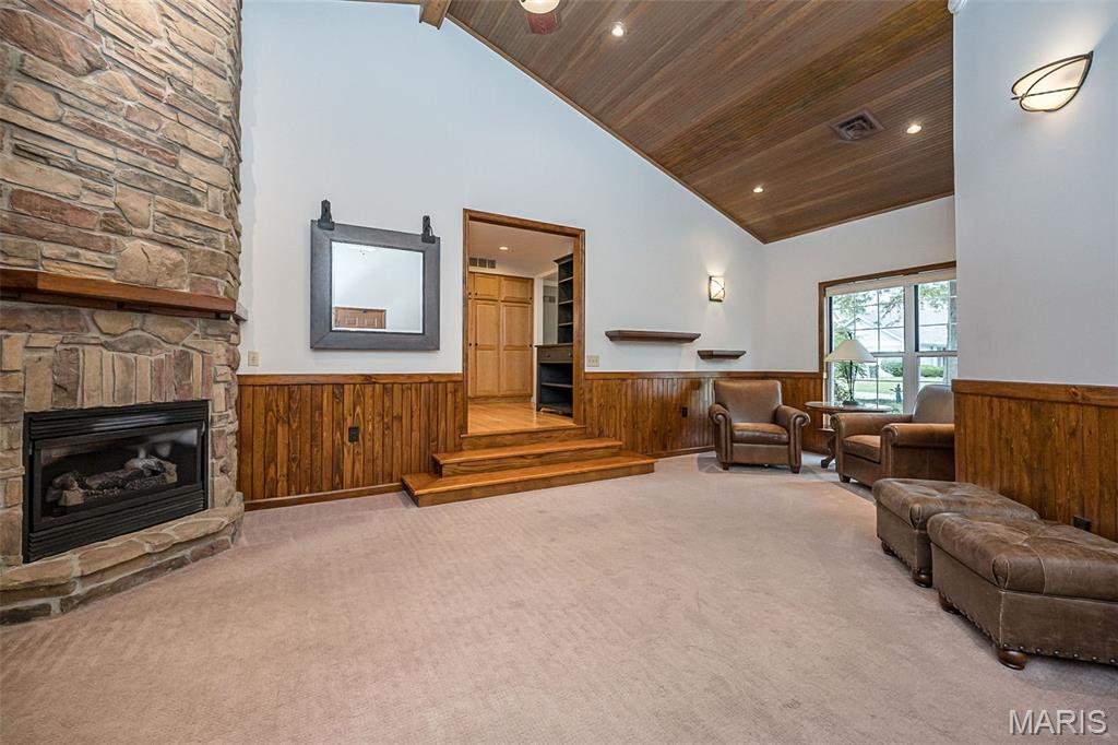 47 Fox Meadows Court