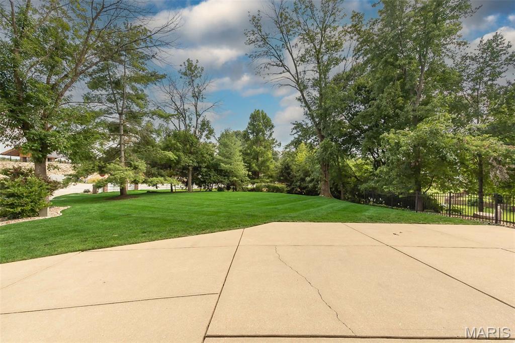 47 Fox Meadows Court