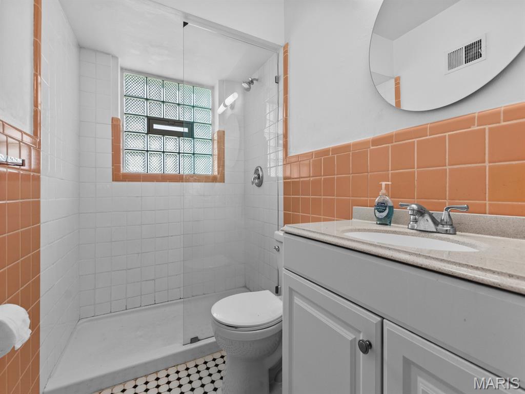 7000 Clifton Avenue Unit: 1