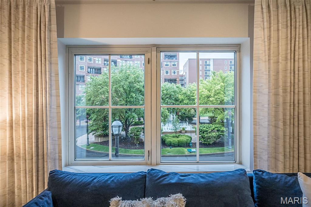 150 Carondelet Plaza Unit: 204