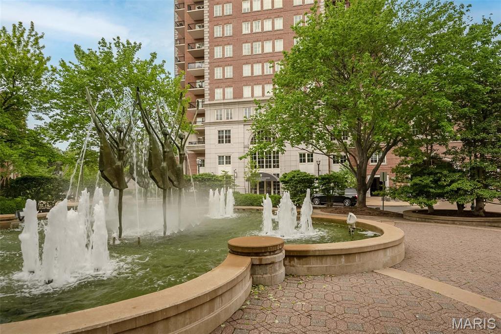 150 Carondelet Plaza Unit: 204