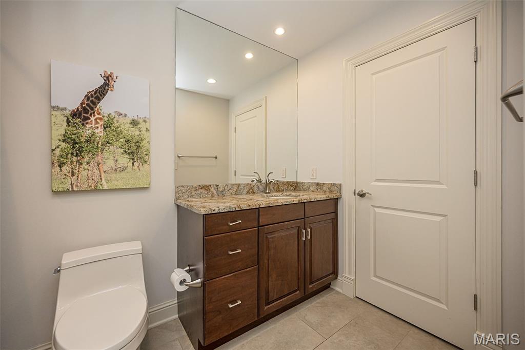 150 Carondelet Plaza Unit: 204
