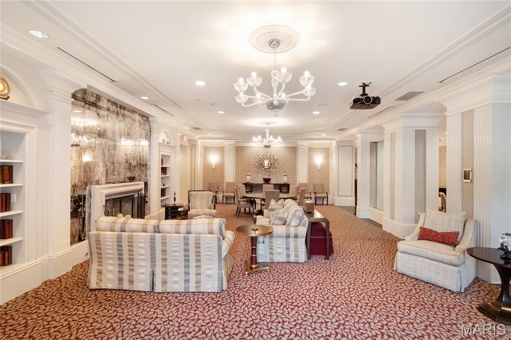 150 Carondelet Plaza Unit: 204