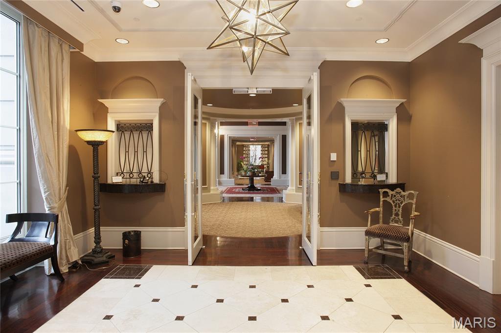 150 Carondelet Plaza Unit: 204