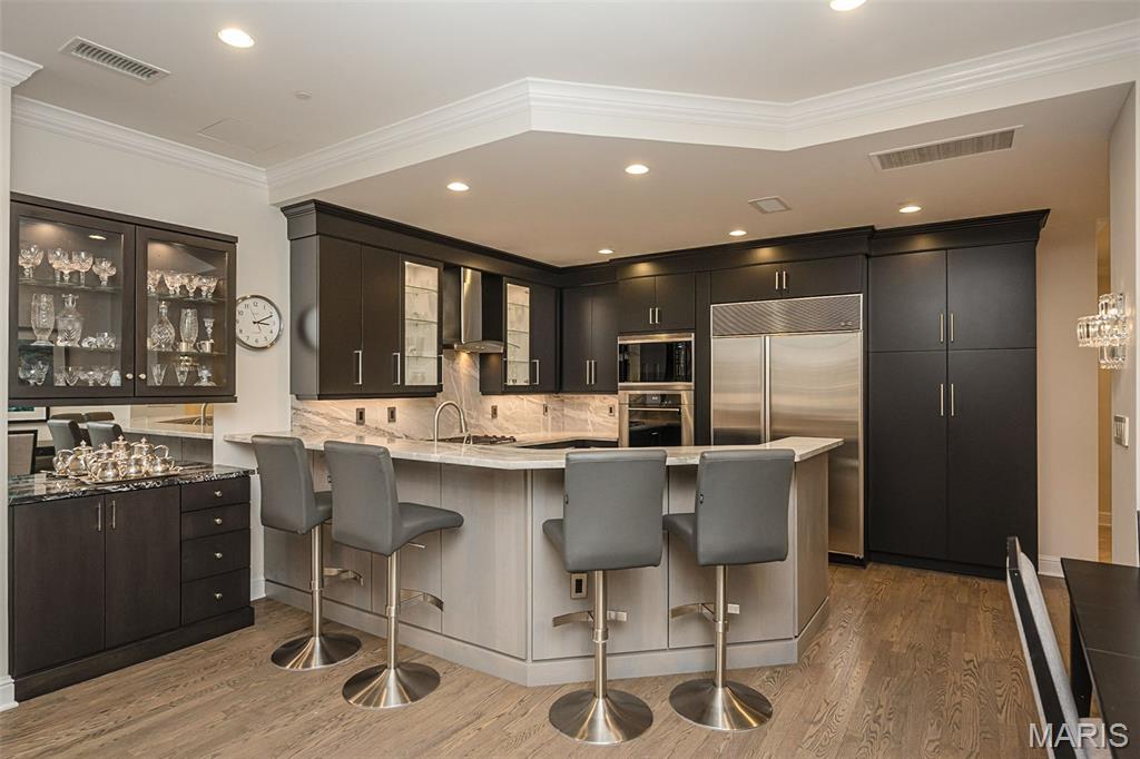 150 Carondelet Plaza Unit: 204