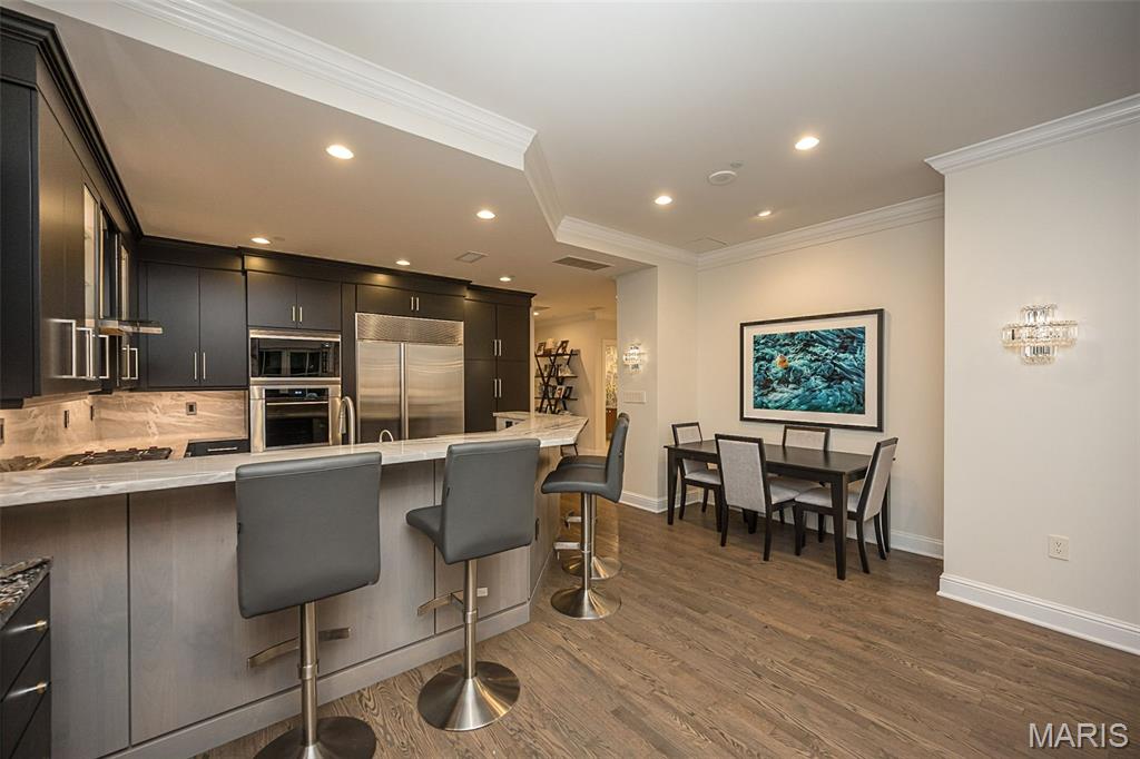 150 Carondelet Plaza Unit: 204