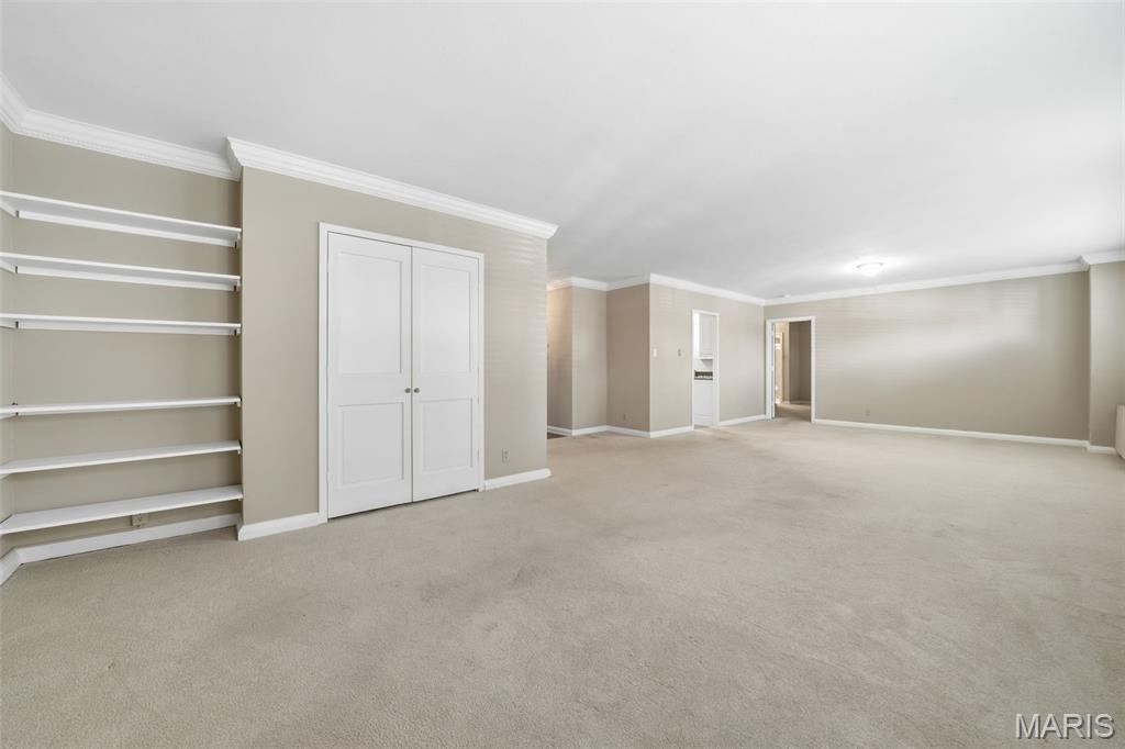 900 S Hanley Road Unit: 1D