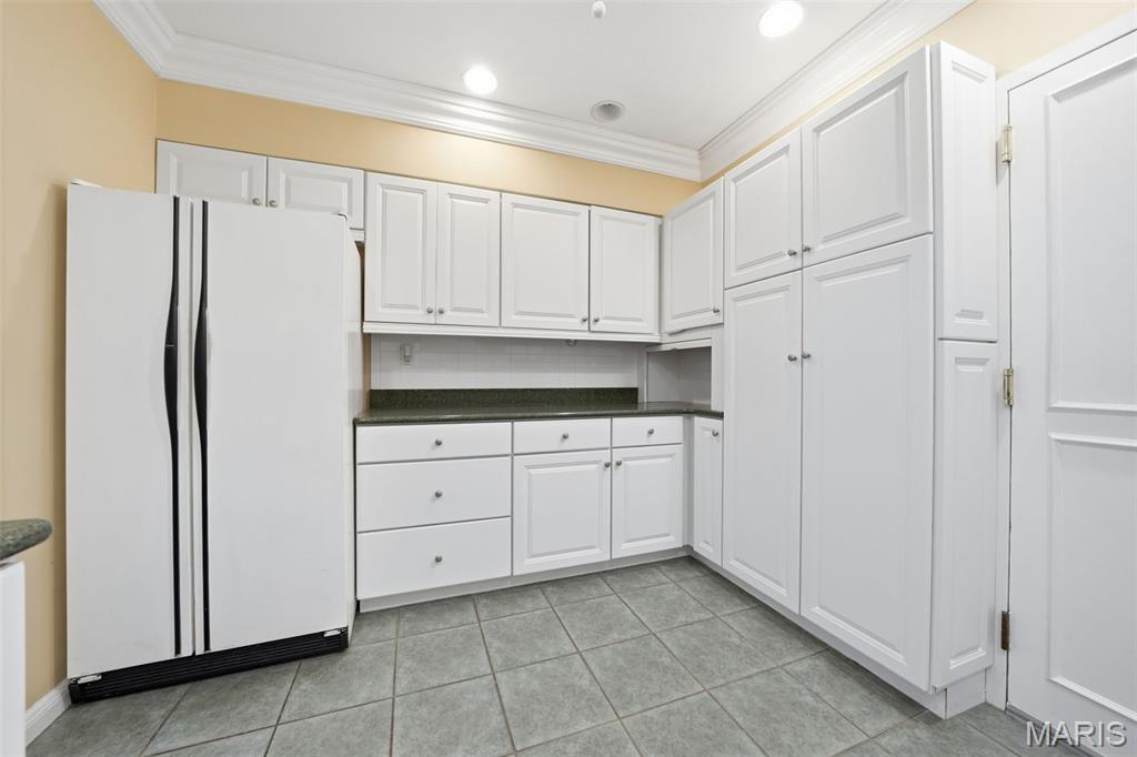 900 S Hanley Road Unit: 1D
