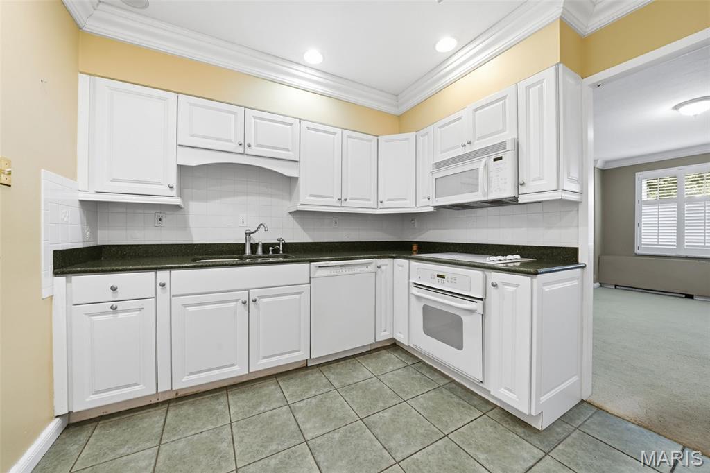 900 S Hanley Road Unit: 1D
