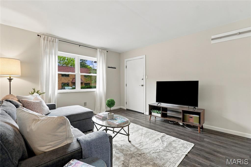 439 S Clay Avenue Unit: 4