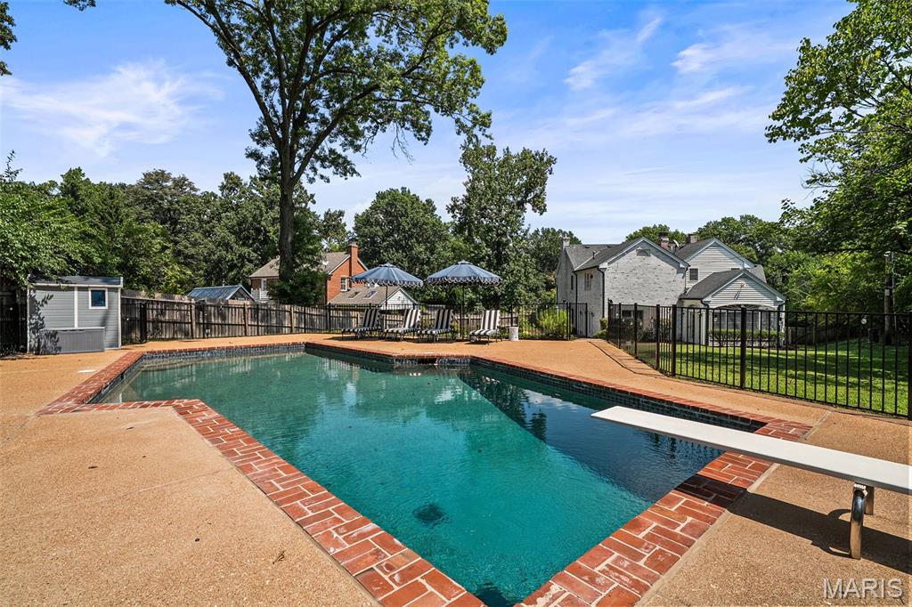 1289 Lay Road