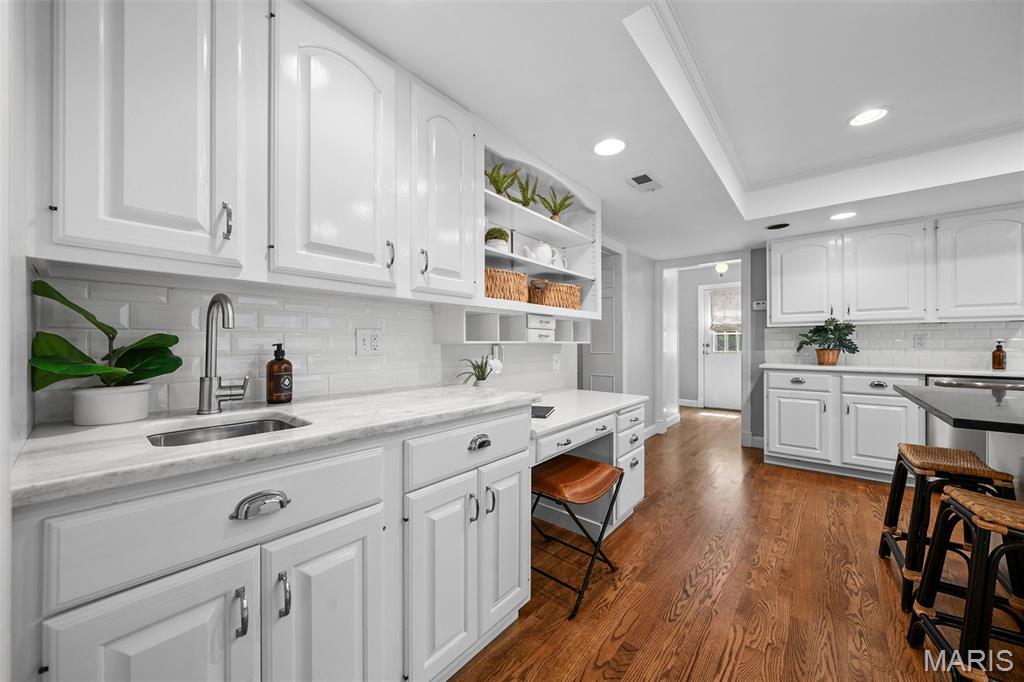 1289 Lay Road