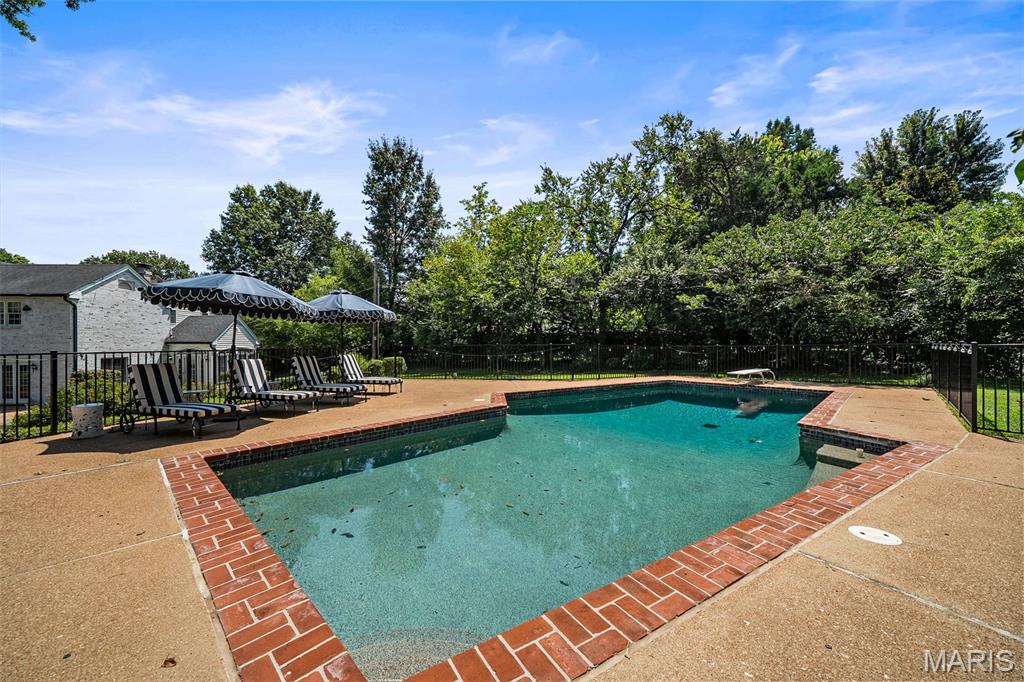 1289 Lay Road