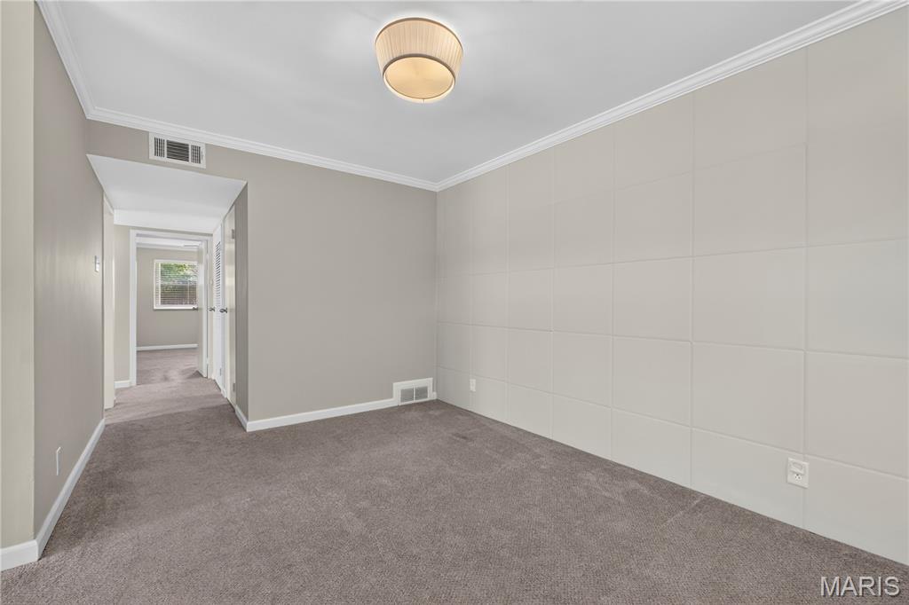 5 Delcrest Court Unit: 101