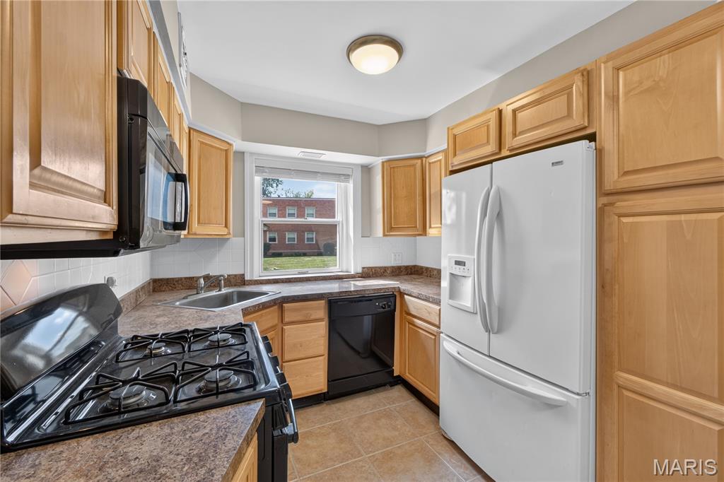 5 Delcrest Court Unit: 101