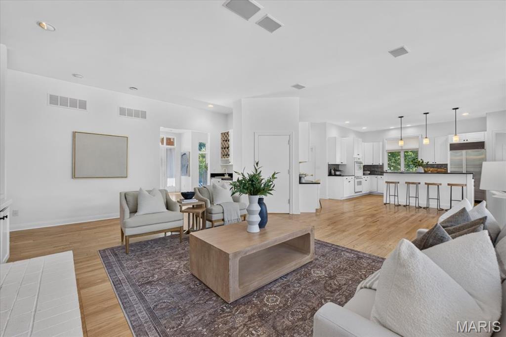 5 Outer Ladue Drive