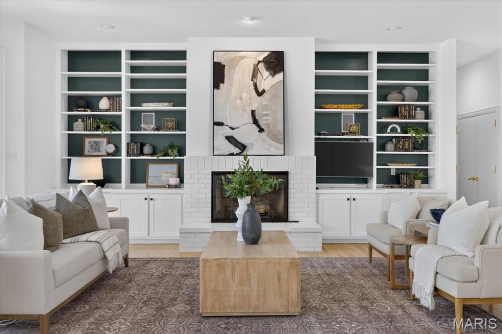 5 Outer Ladue Drive