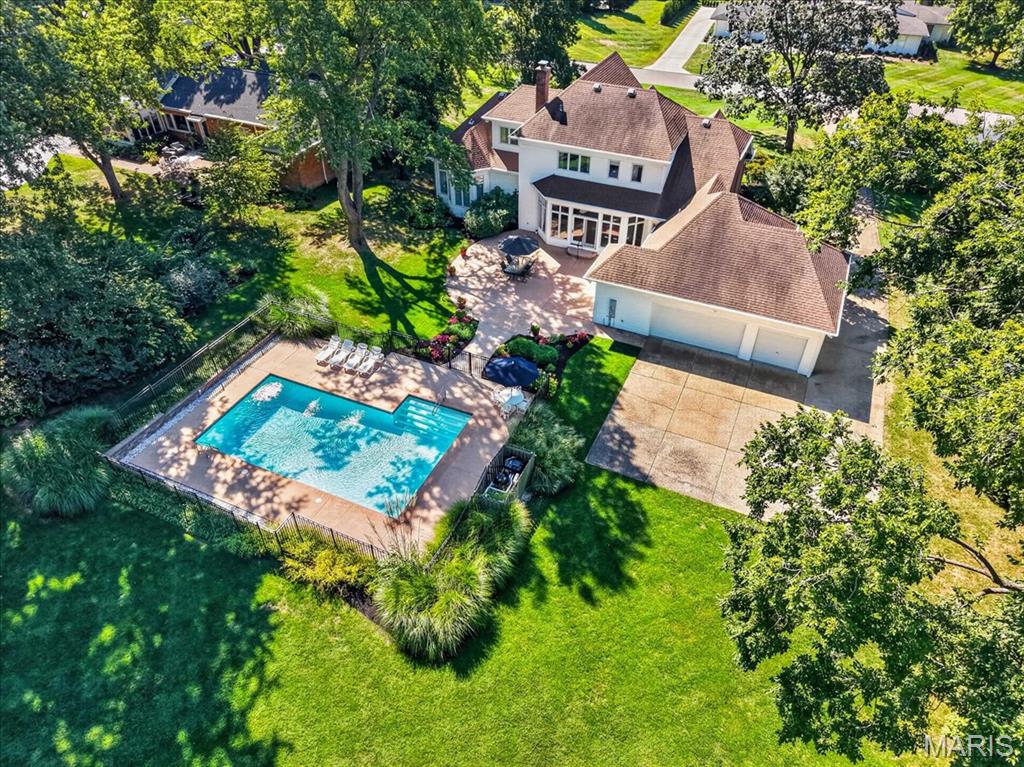 5 Outer Ladue Drive