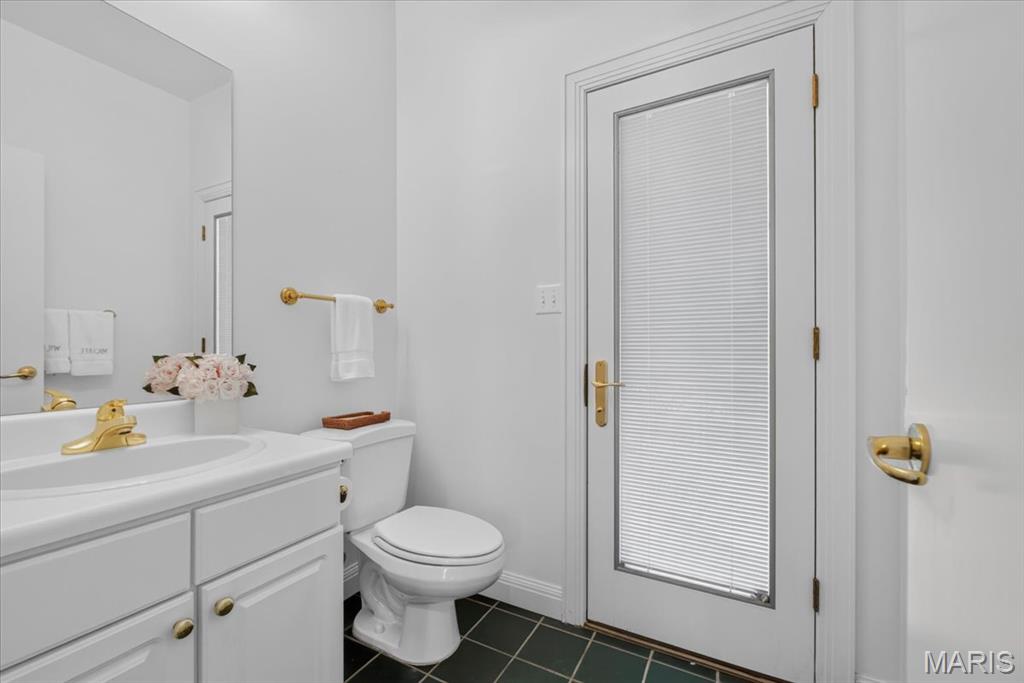 5 Outer Ladue Drive