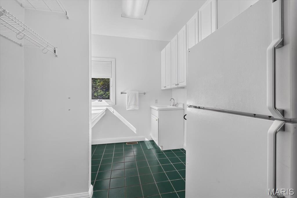 5 Outer Ladue Drive