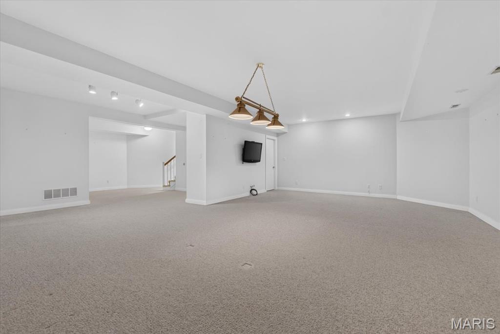5 Outer Ladue Drive