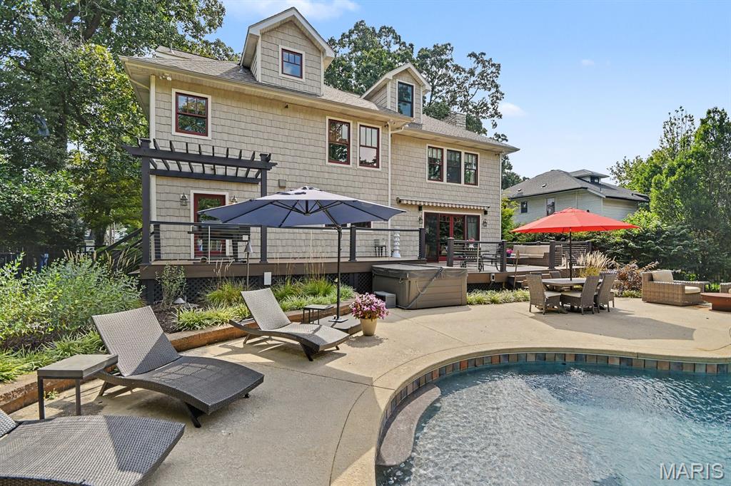 111 Edwin Avenue