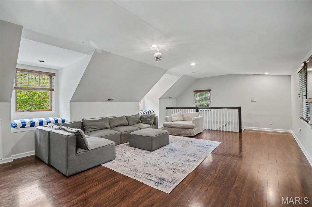 111 Edwin Avenue